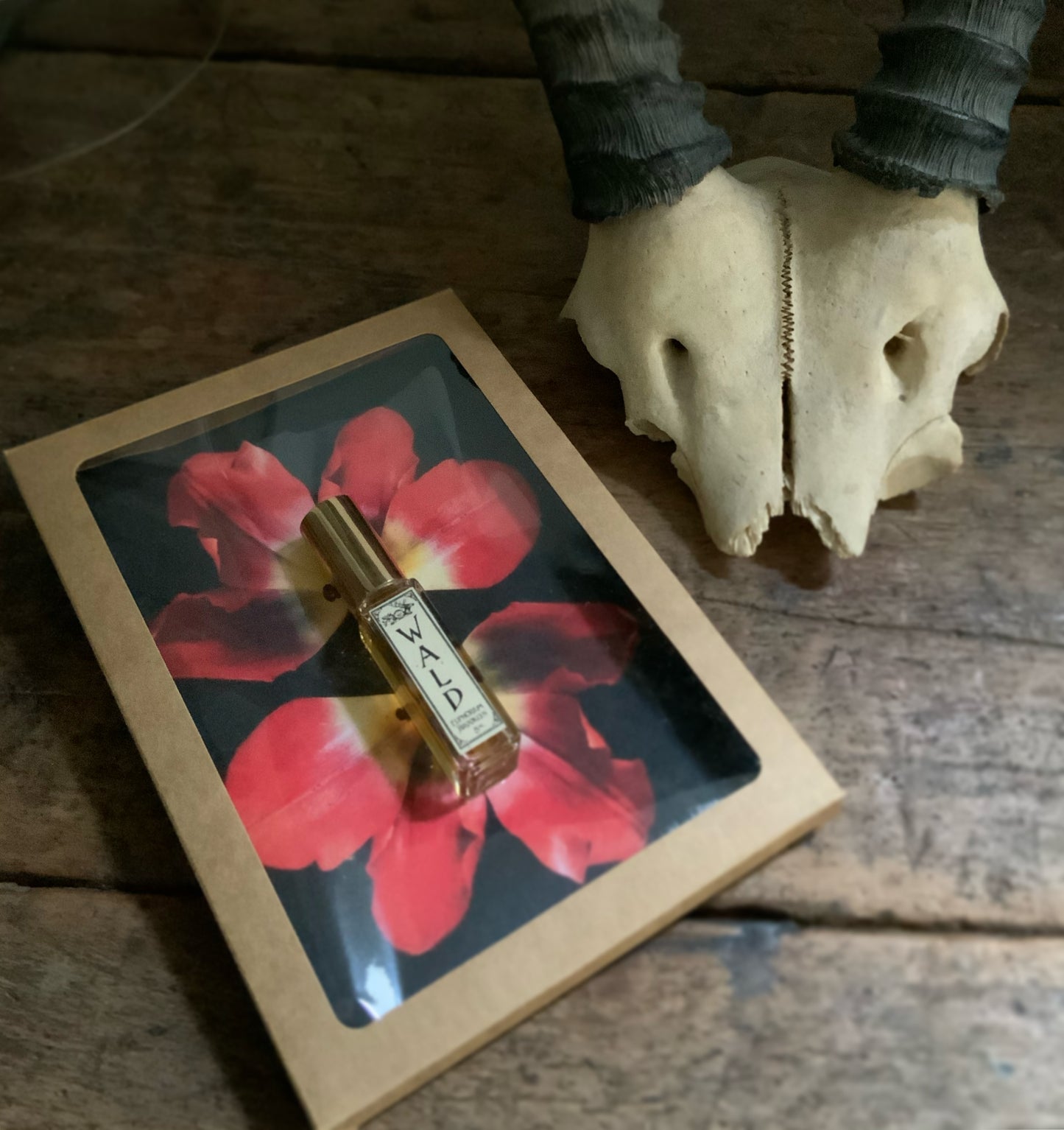 Gift Box Set 1 Notecard + 8 ml Perfume By EAUPHORIUM BROOKLYN
